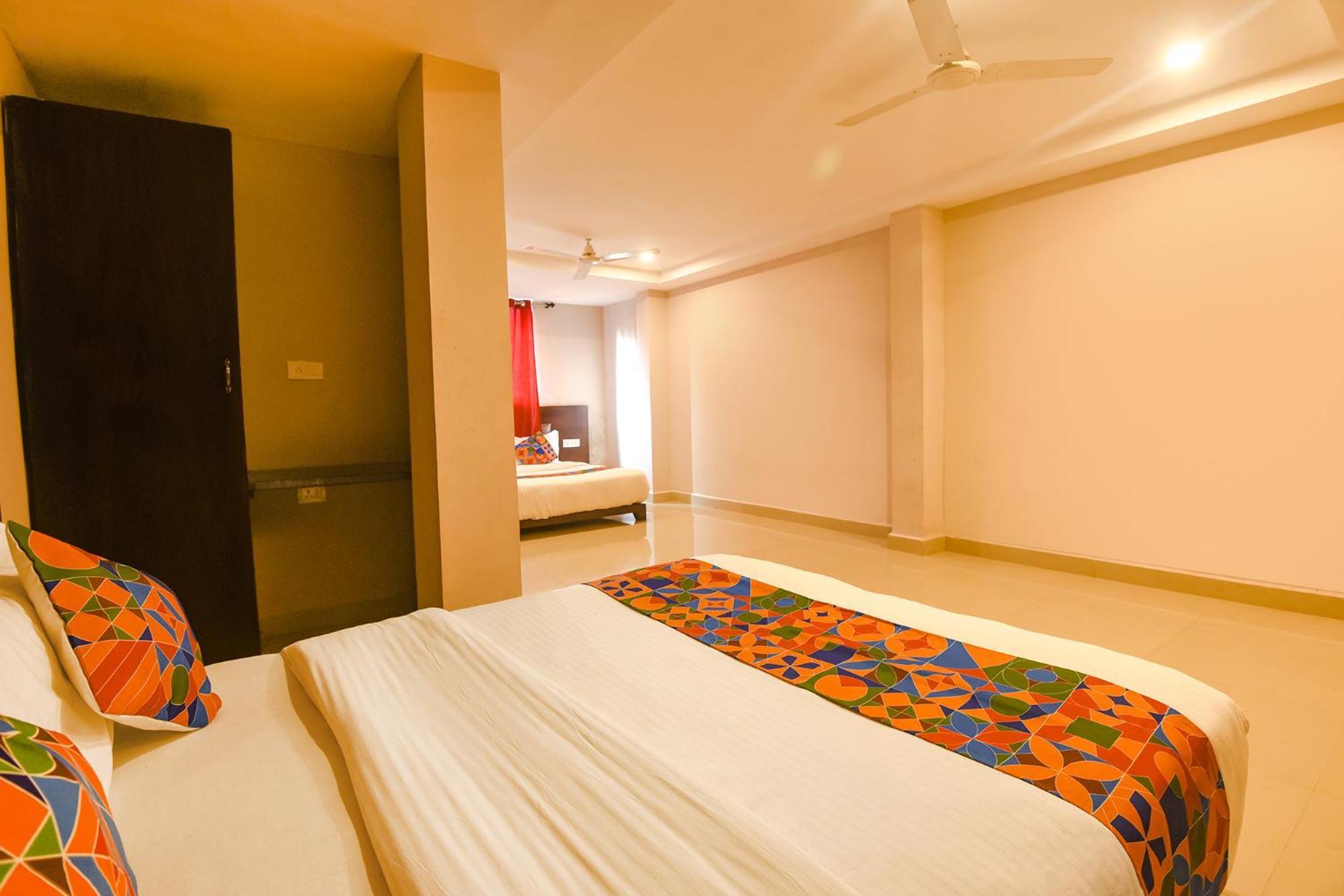 Fabexpress Raj Imperial By Rivasa Hotel Calangute Exterior photo